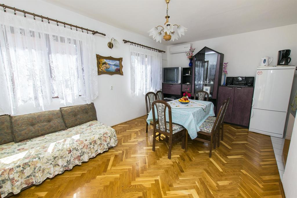 Apartment Danica Nin Luaran gambar